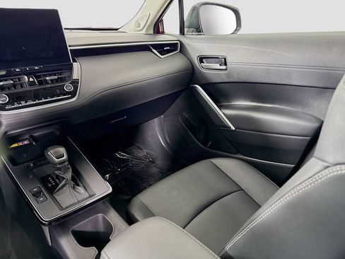 Certified 2026 Toyota Corolla Cross XLE w/ Convenience Package FWD image 25