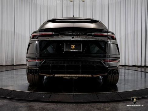 Used 2022 Lamborghini Urus AWD/4WD image 11