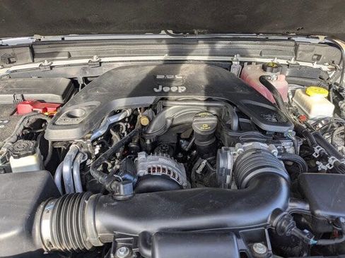 Used 2018 Jeep Wrangler Unlimited Sahara w/ Cold Weather Group image 37