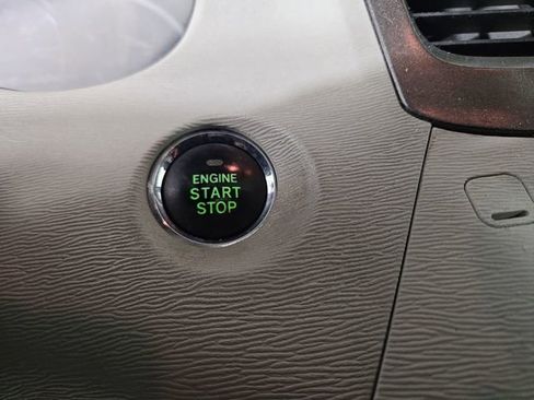 Used 2011 Toyota Sienna XLE w/ Premium Pkg image 25