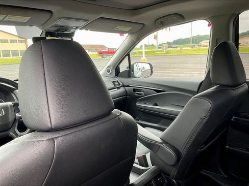 Used 2021 Honda Pilot Touring image 25