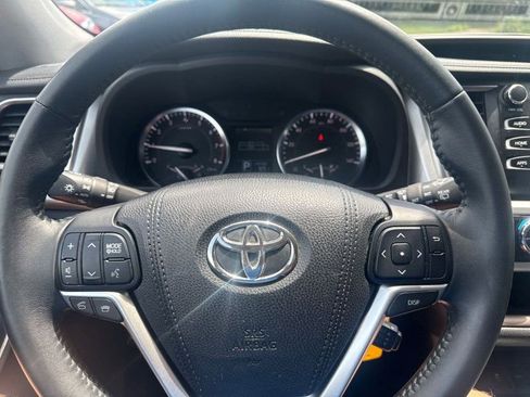 Used 2016 Toyota Highlander Plus AWD/4WD image 22