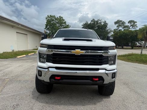 Used 2024 Chevrolet Silverado 2500 LT w/ All Star Edition AWD/4WD image 4