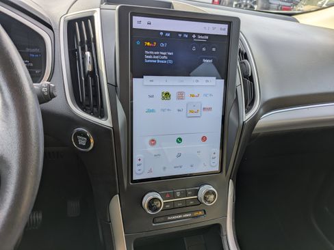 Used 2021 Ford Edge SEL image 13