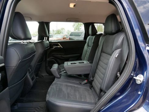 Used 2022 Mitsubishi Outlander SE AWD/4WD image 11