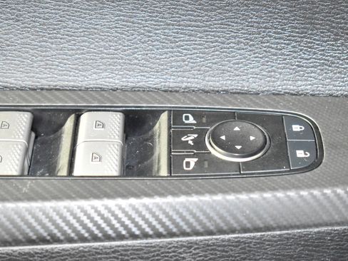 Used 2023 Mitsubishi Outlander SE image 34