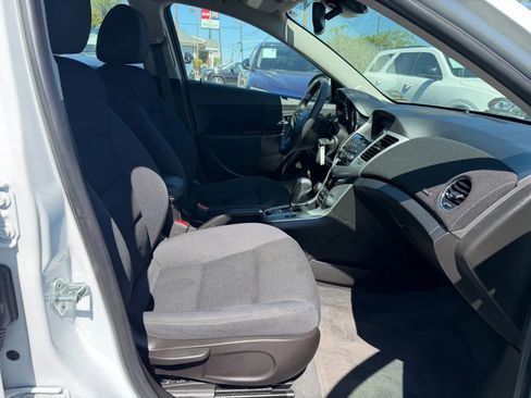 Used 2016 Chevrolet Cruze LT image 13