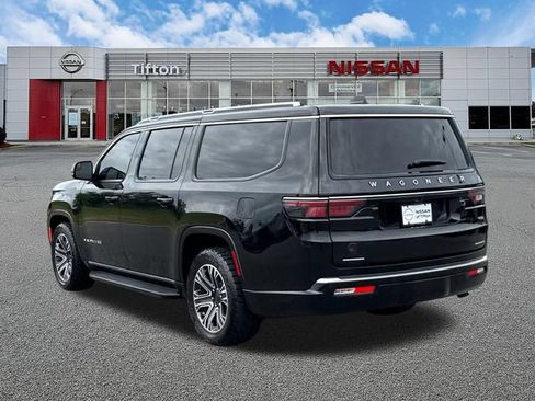 Used 2023 Jeep Wagoneer L Series II AWD/4WD image 5