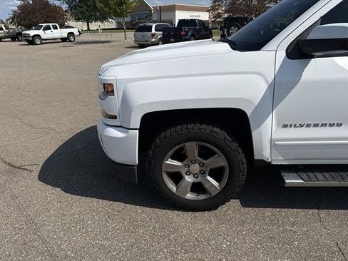 Used 2017 Chevrolet Silverado 1500 LT w/ All Star Edition AWD/4WD image 19