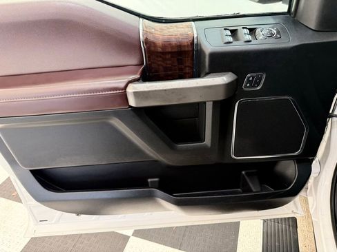 Used 2015 Ford F150 Platinum w/ Equipment Group 701A Luxury image 14