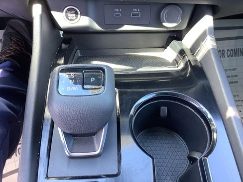 Used 2023 Nissan Rogue SV image 19