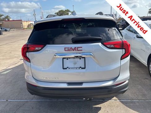 Used 2020 GMC Terrain SLE w/ Driver Convenience Package FWD image 11
