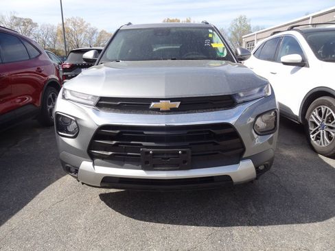 Used 2023 Chevrolet TrailBlazer LT image 2