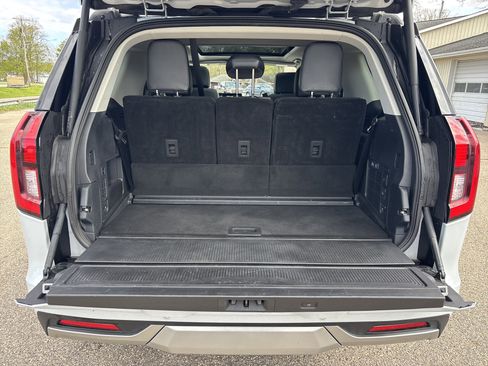 Used 2025 Ford Expedition Platinum AWD/4WD image 7