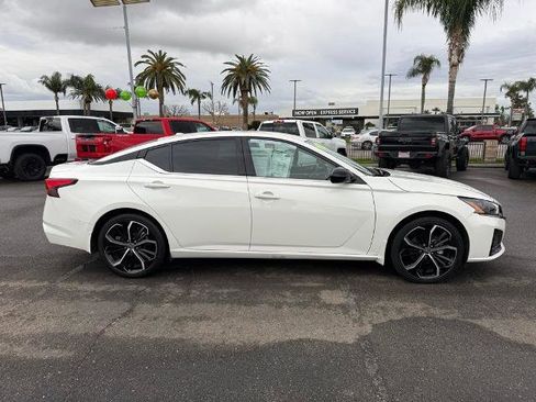 Certified 2024 Nissan Altima 2.5 SR image 7