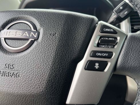Used 2023 Nissan Titan SV w/ SV Convenience Package RWD image 15