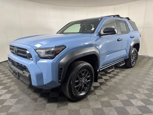Used 2025 Toyota 4Runner SR5 AWD/4WD image 8