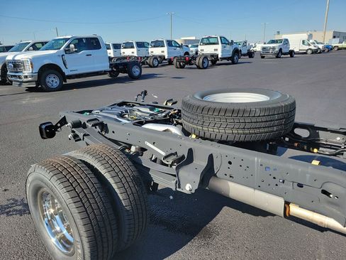 New 2025 Ford F350 XL w/ XL Chrome Package image 7