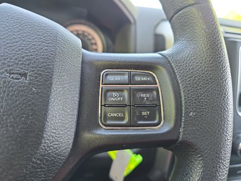 Used 2019 RAM 1500 Classic SLT RWD image 17
