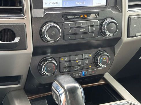 Used 2020 Ford F150 Lariat RWD image 11