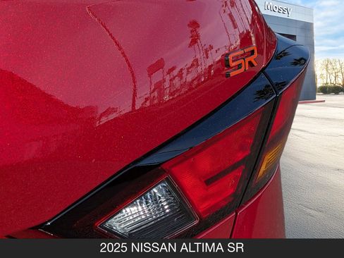New 2025 Nissan Altima 2.5 SR image 12