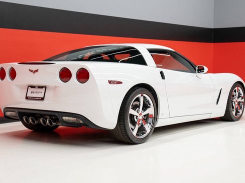 Used 2009 Chevrolet Corvette Coupe w/ Z51 Performance Package RWD image 54