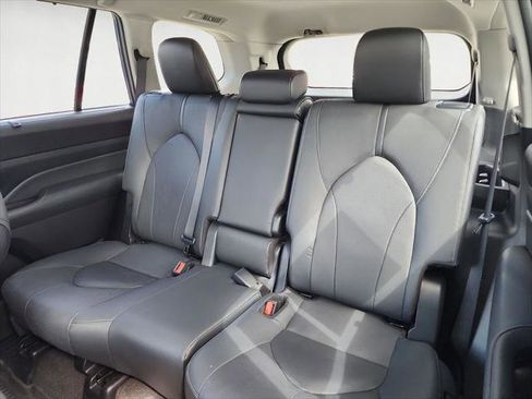Certified 2024 Toyota Grand Highlander AWD image 13
