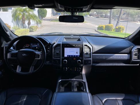 Used 2020 Ford F250 Platinum w/ FX4 Off-Road Package AWD/4WD image 15