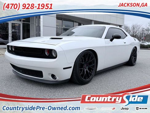 Used 2016 Dodge Challenger R/T Plus image 1
