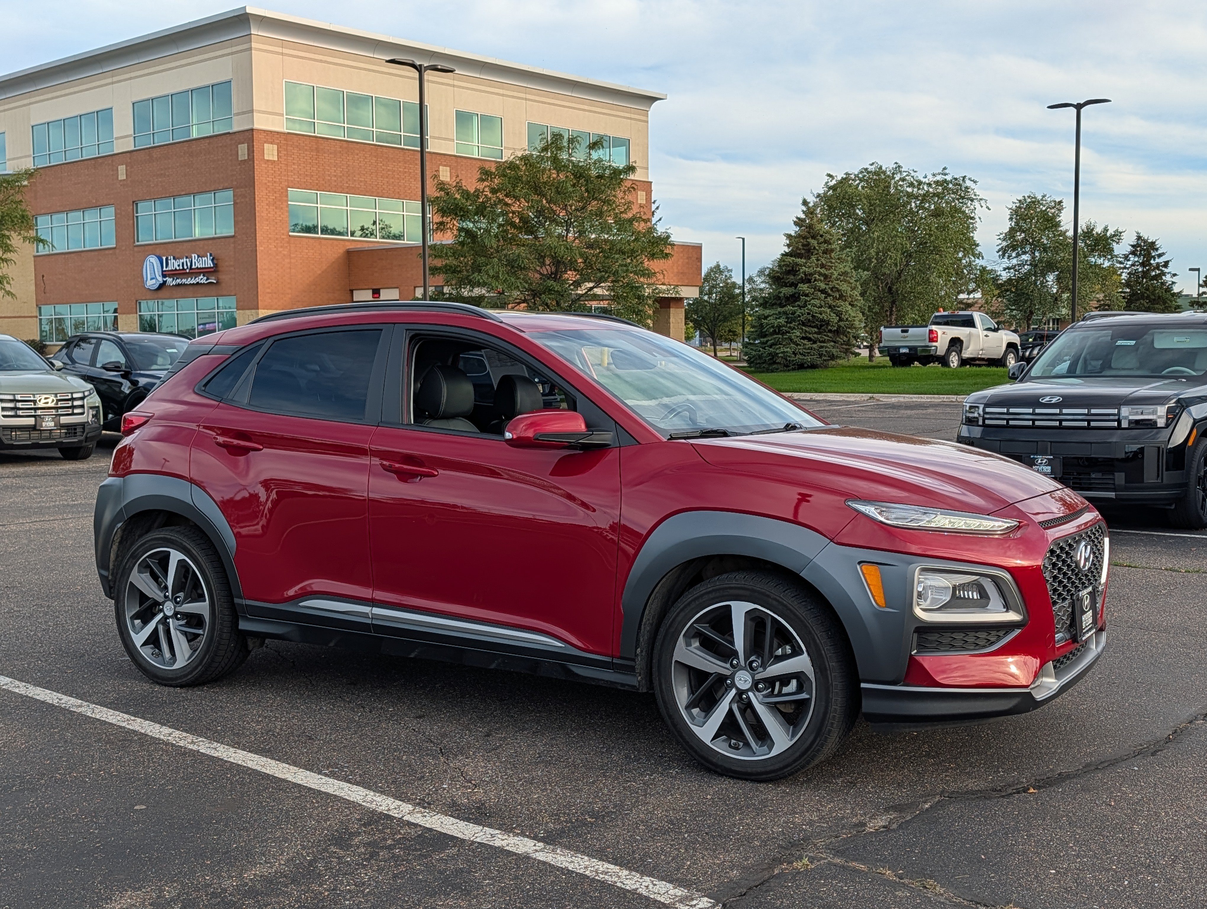 Used 2021 Hyundai Kona Limited AWD/4WD image 7