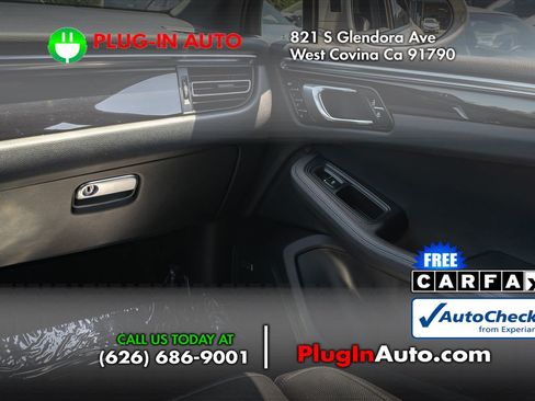 Used 2022 Porsche Macan AWD/4WD image 18