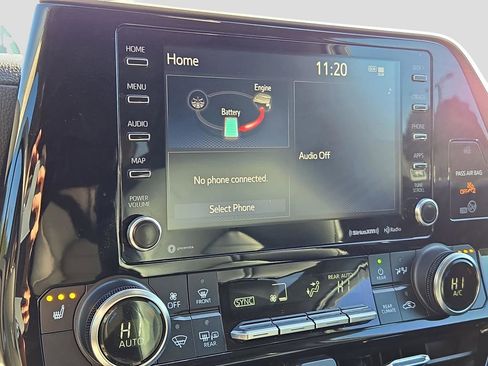 Used 2021 Toyota Highlander XLE image 28