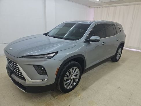 Used 2025 Buick Enclave Preferred image 30