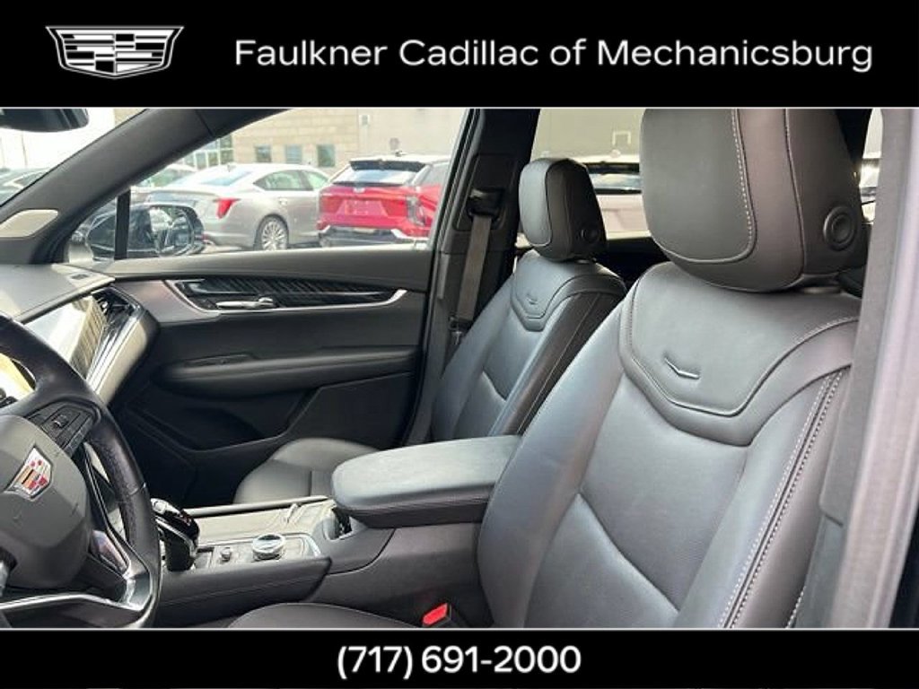 Used 2023 Cadillac XT6 Premium Luxury w/ LPO, Floor Liner Package AWD/4WD image 23