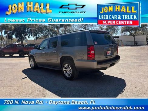 Used 2013 Chevrolet Suburban LT image 8
