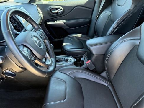 Used 2021 Jeep Cherokee Latitude Plus w/ Sun & Sound Group image 13