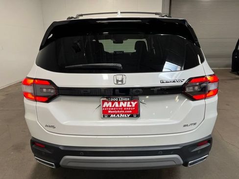 Used 2023 Honda Pilot Elite image 4
