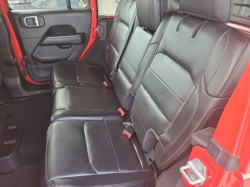 Used 2021 Jeep Wrangler Unlimited Sahara AWD/4WD image 35