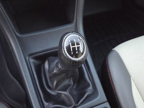 Used 2017 Subaru Crosstrek 2.0i Premium image 46