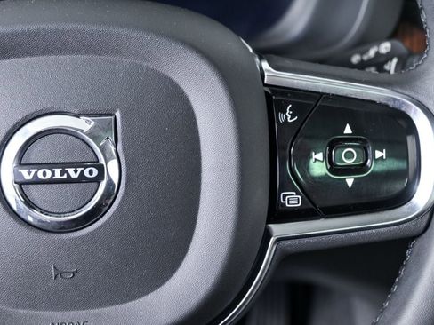 Certified 2023 Volvo XC60 B5 Ultimate w/ Protection Package Premier FWD image 13