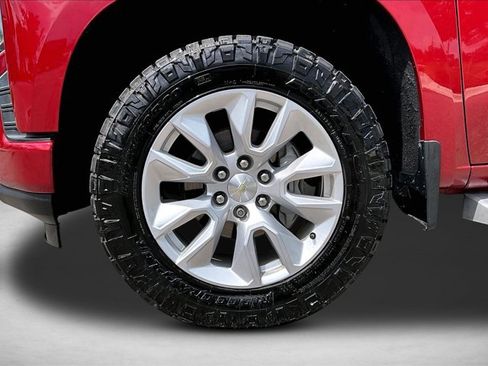 Used 2020 Chevrolet Silverado 1500 Custom w/ Custom Value Package image 10