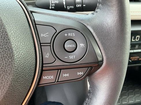 Used 2022 Toyota RAV4 XLE Premium AWD/4WD image 23