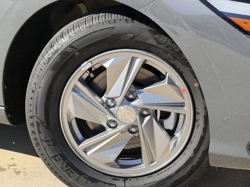 New 2026 Hyundai Elantra SE image 9