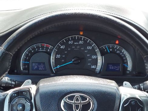 Used 2014 Toyota Camry SE FWD image 15