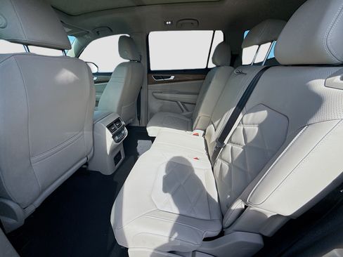 New 2026 Volkswagen Atlas SE FWD image 20