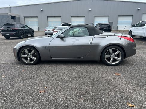 Used 2008 Nissan 350Z Touring image 6
