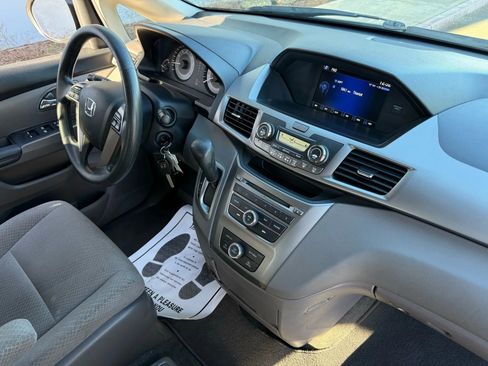 Used 2016 Honda Odyssey LX image 6