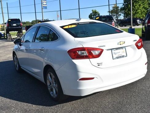 Used 2017 Chevrolet Cruze Premier FWD image 5