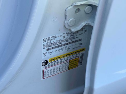 Used 2024 Ford Expedition Limited image 17