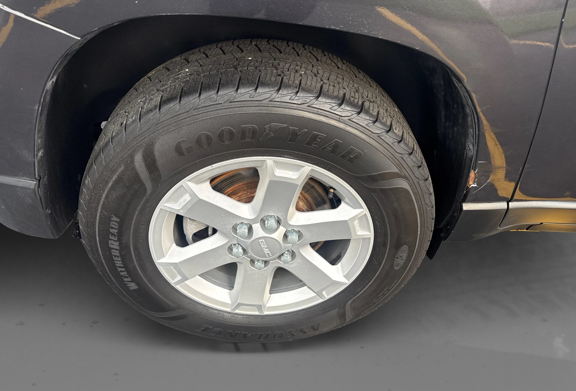 Used 2015 GMC Acadia SLE FWD image 23